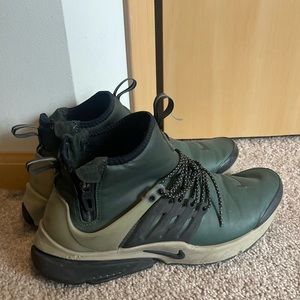 Nike Water proof presto hi top